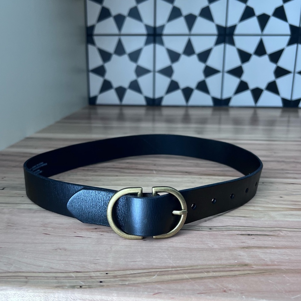 American Eagle XS Black Leather Belt with Gold Buckle - Picture 3 of 5